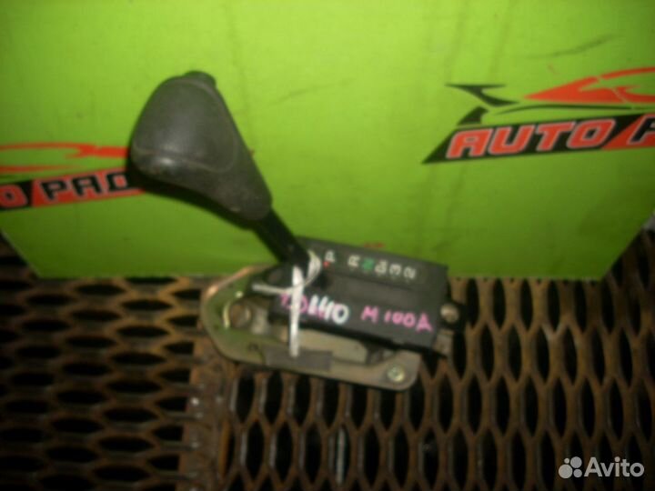 Рычаг переключения кпп toyota M100A duet