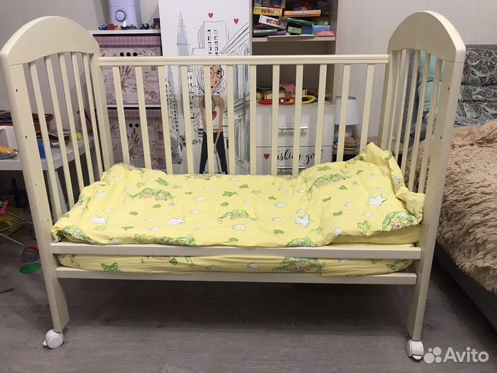 Детская кроватка и матрас