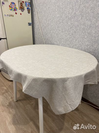 Стол обеденный