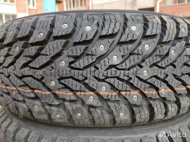 Nokian Tyres Hakkapeliitta 9 215/55 R17