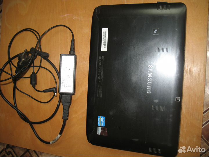 Ноутбук-планшет Samsung XE700T1C