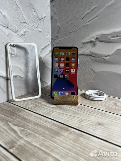 iPhone X, 64 ГБ