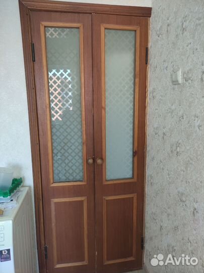 Деревянные двери бу с коробкой