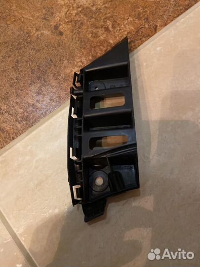 Кронштейн переднего бампера Volkswagen Tiguan