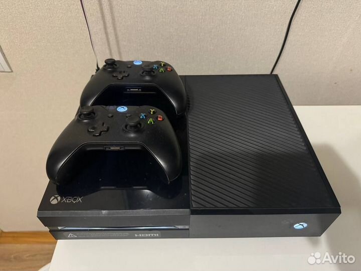 Игровая приставка Microsoft Xbox One 500Gb