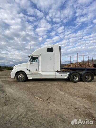 Freightliner Columbia, 2002