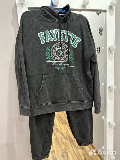 Спортивный костюм женский