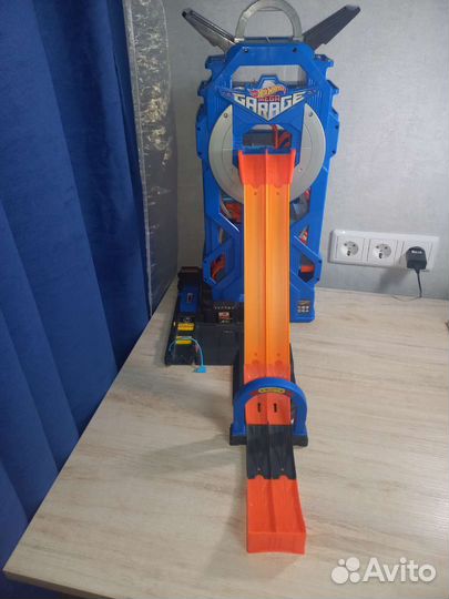 Гараж Hot Wheels Сити Мега Гараж