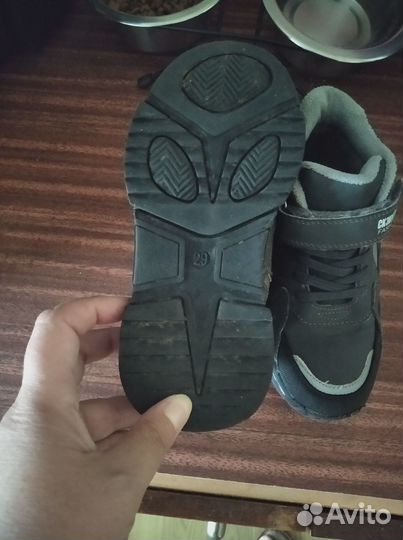 Продам ботинки