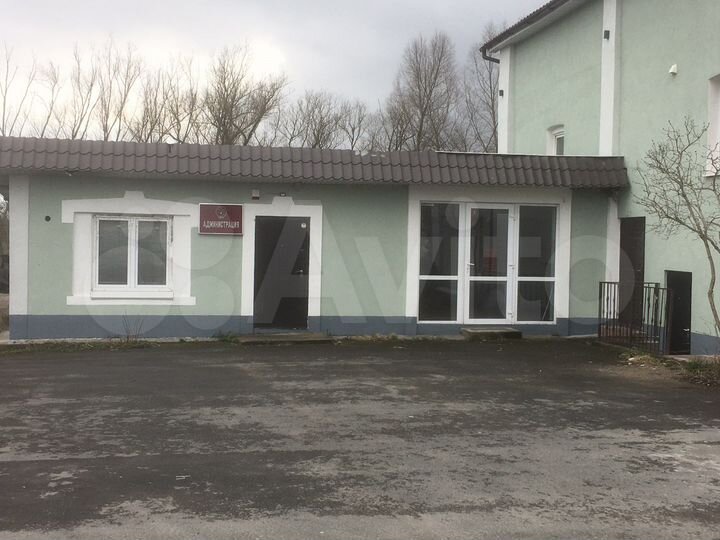 Торгово сервисный центр, до 500 м. Квадратных