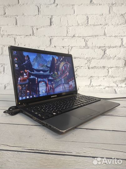 Ноутбук Samsung 4ядра VS Radeon 6520G