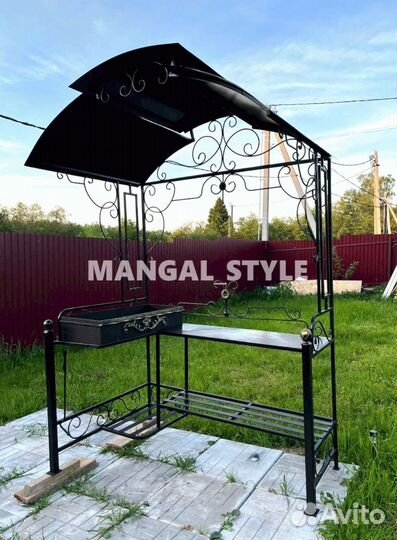 Мангал с крышей