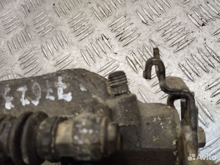 Суппорт задний правый Volkswagen Passat B5