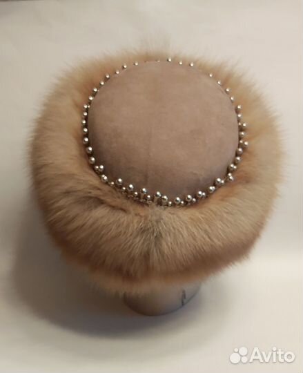 Женская шапка