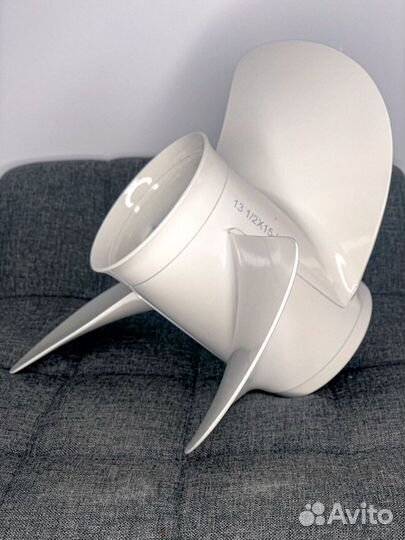 Винт Yamaha 60 80 100 140