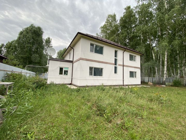 Коттедж 258 м² на участке 10 сот.