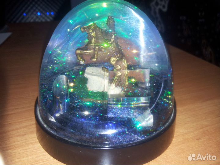 Снежный шар. Подставка под ручки (Санкт-Петербург)