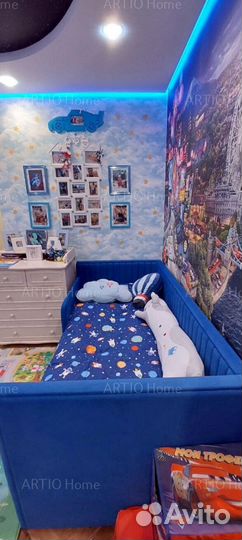 Детская кровать с мягкой спинкой
