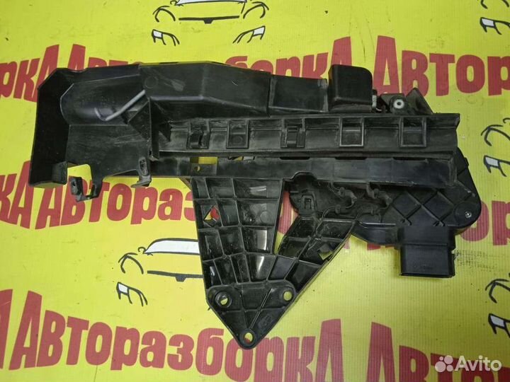 Замок двери левой передней Ford Focus