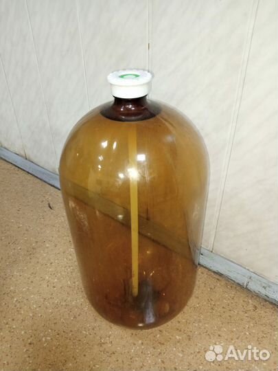 Пластиковый бутыль