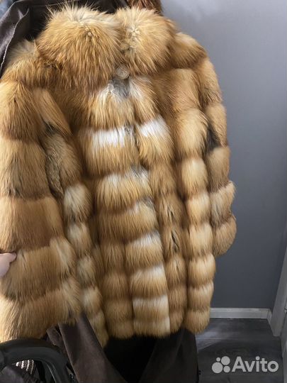 Шуба Elena furs из лисы с капюшоном