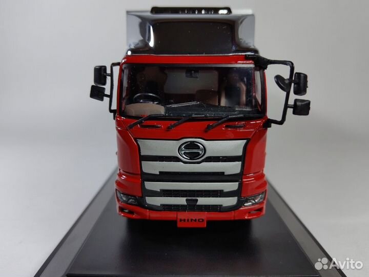 Коллекционная модель hino масштаб 1:43