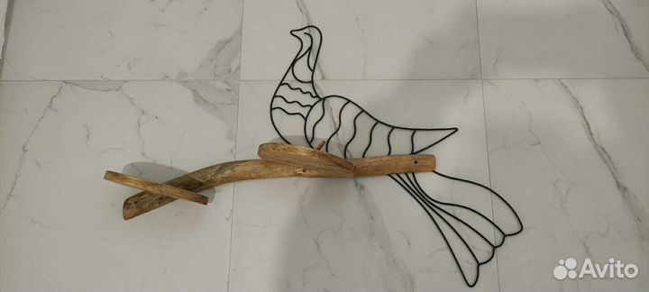 Настенная полочка