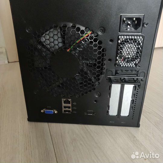 HP Proliant MicroServer gen7 N40L (hstns-5151)