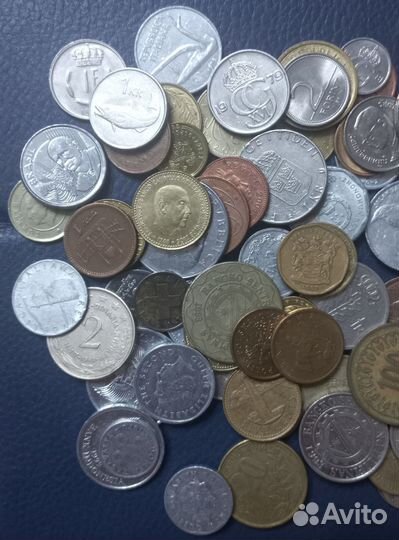 Набор иностранных монет без повторов. 140 штук