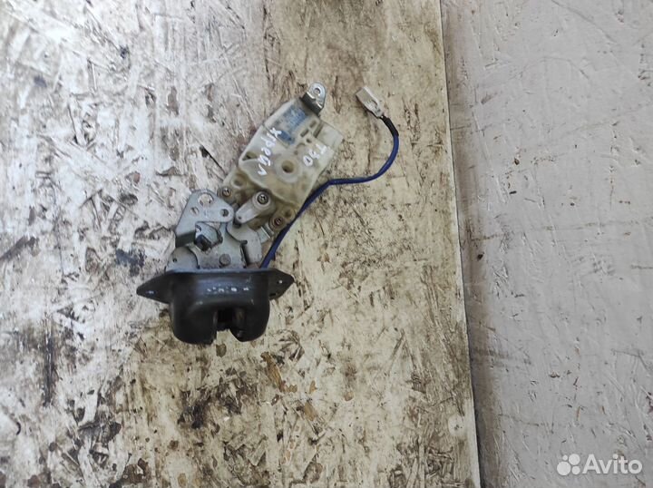 Замок багажника Nissan X-Trail T30 2001-2006