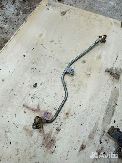 Трубка масляная заглушек распредвала 6B31 3.0