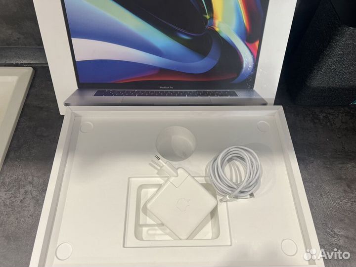 Macbook Pro 16 i7 16gb 512Gb