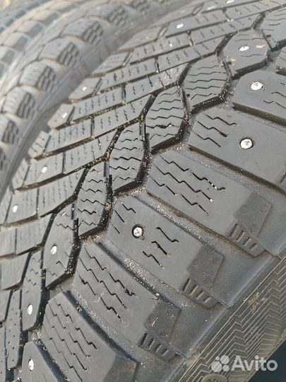 Gislaved Nord Frost 200 215/55 R17 98T