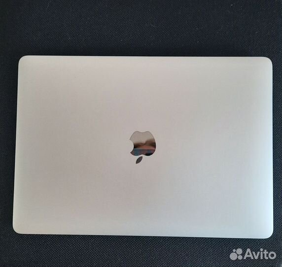 MacBook Pro 13 (2016), 8/256 гб, Core i5, Retina