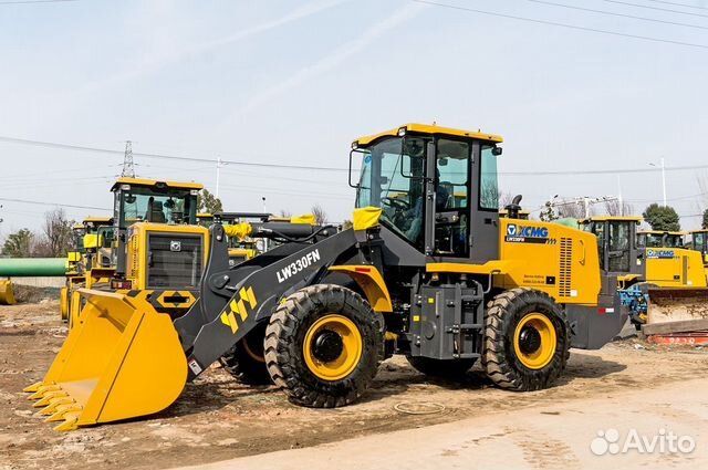 Фронтальный погрузчик XCMG LW330RU, 2023