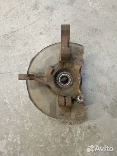 Кулак поворотный передний левый Митсубиси ASX