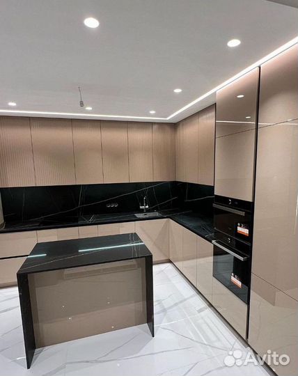 Кухня угловая. Кухонный ганитур. Кухни