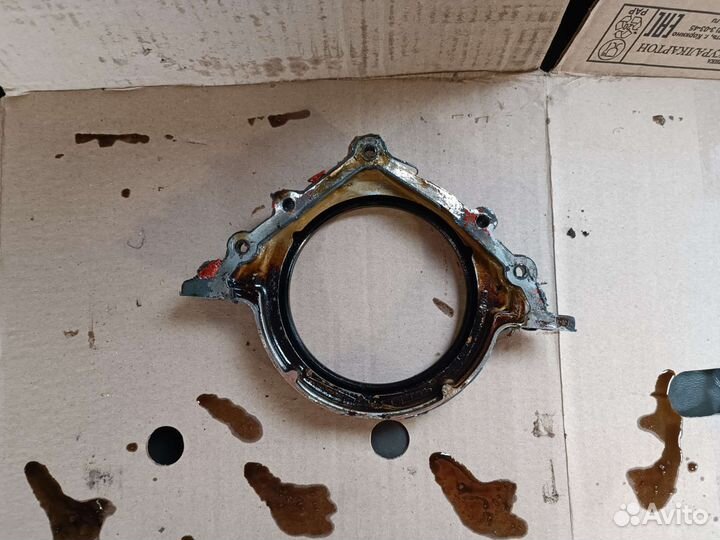 Крышка коленвала Митцубиси 6G73