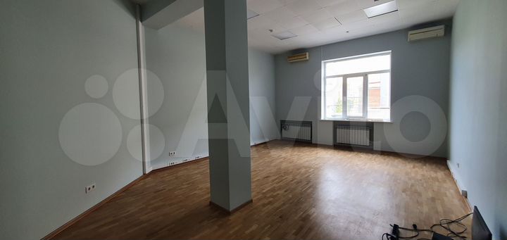 Офис с ремонтом и кабинетами, 2 этаж, 345 м2