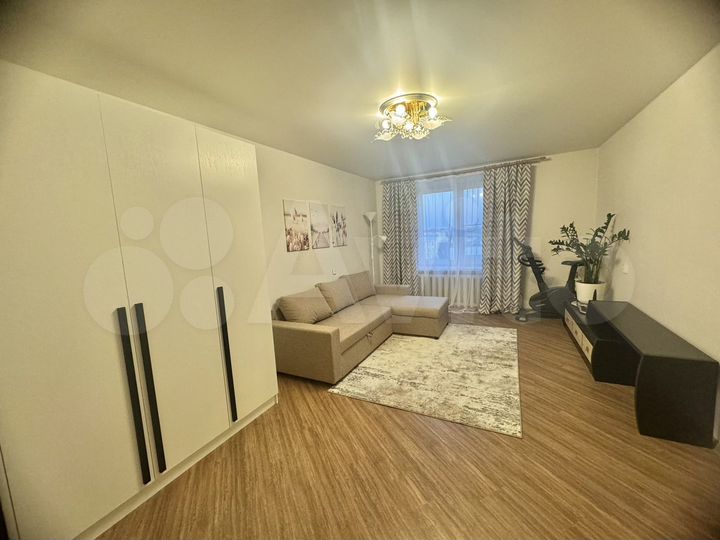 2-к. квартира, 60 м², 9/9 эт.