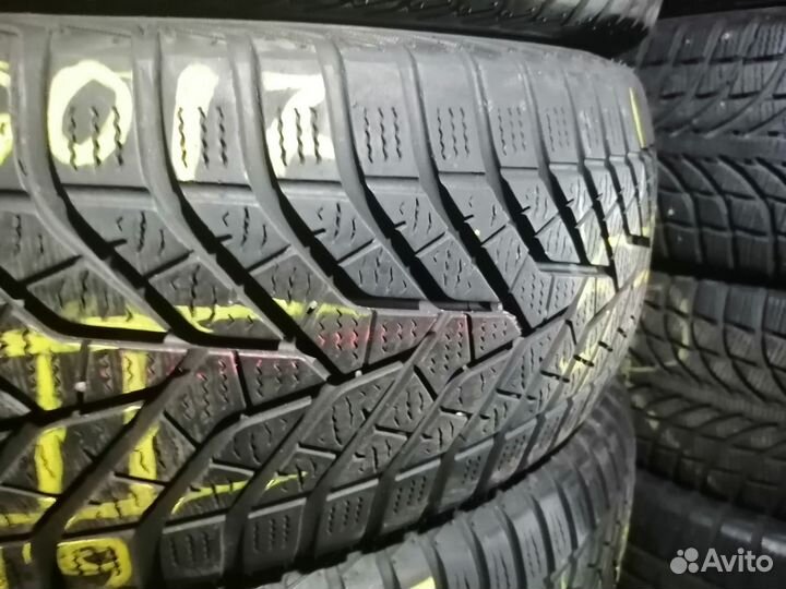 Yokohama BluEarth Winter V905 225/60 R17