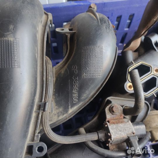 Воздушный коллектор Mazda Ford двухлитровый мотор