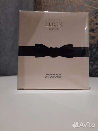 Парфюмированная вода Avon luck для неё