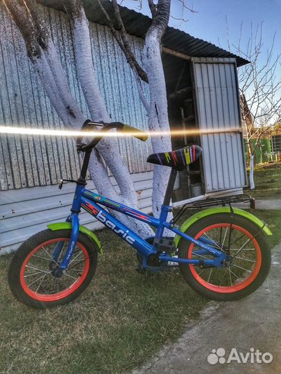Велосипед 2-5лет (с маленькими колесиками)