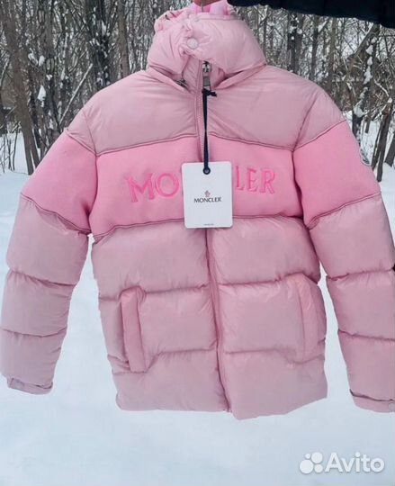 Пуховик Moncler розовый