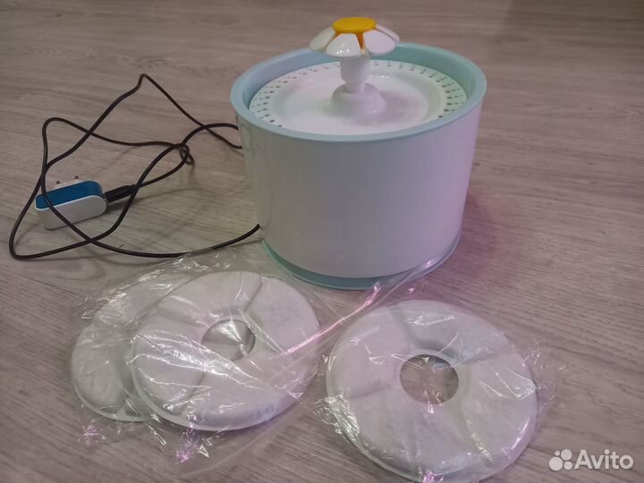 Фонтан поилка для кошек