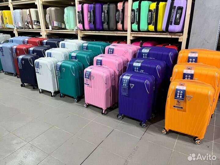 Чемодан из улучшенного полипропилена L