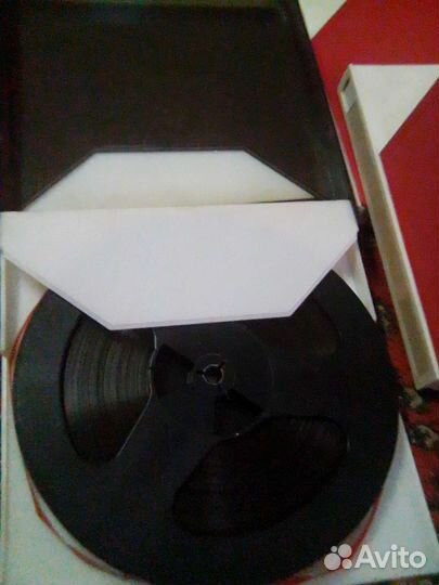 Катушки, пластмассовые футляры