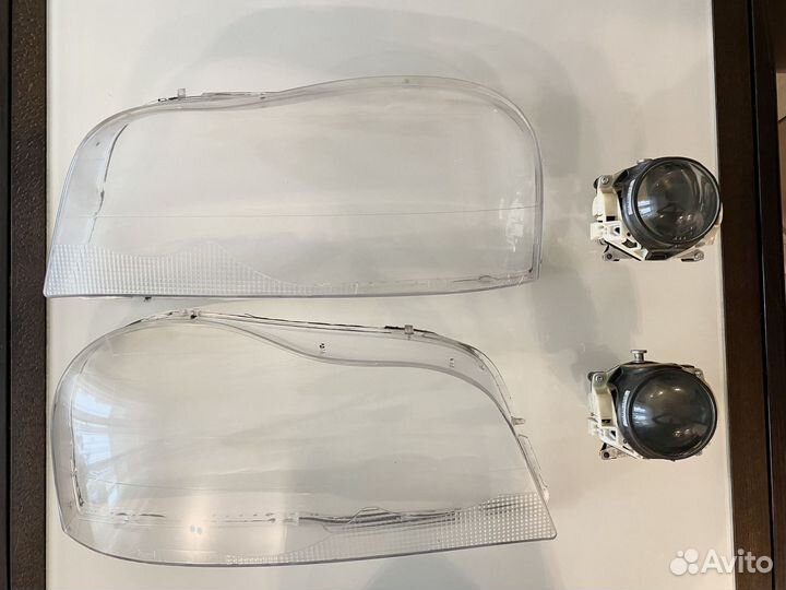 Линзы и стекла фар Volvo XC90
