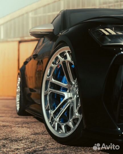 Кованые диски R22 5x112 на Audi RS6 RS7